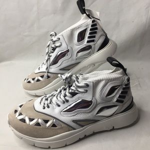 $840 Valentino snickers  white size 40 (women US 9 ) new with tag